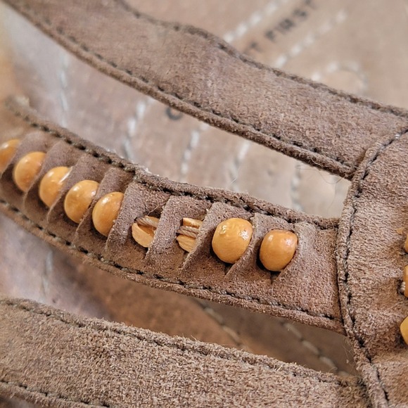 Earth Shoes Cinnamon 6.5 Leather Comfort Sandals Flats Brown Tan Beaded Gelron - Picture 12 of 12